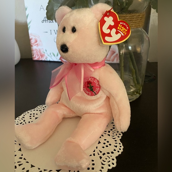 🌷 “MOM-E” RETIRED TY BEANIE BABY BEAR. DATED 2004! MWMT! APPROX 8”. - Picture 3 of 7
